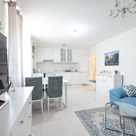 Two Bedroom Apartment With A Balcony Relja Zara Esterno foto