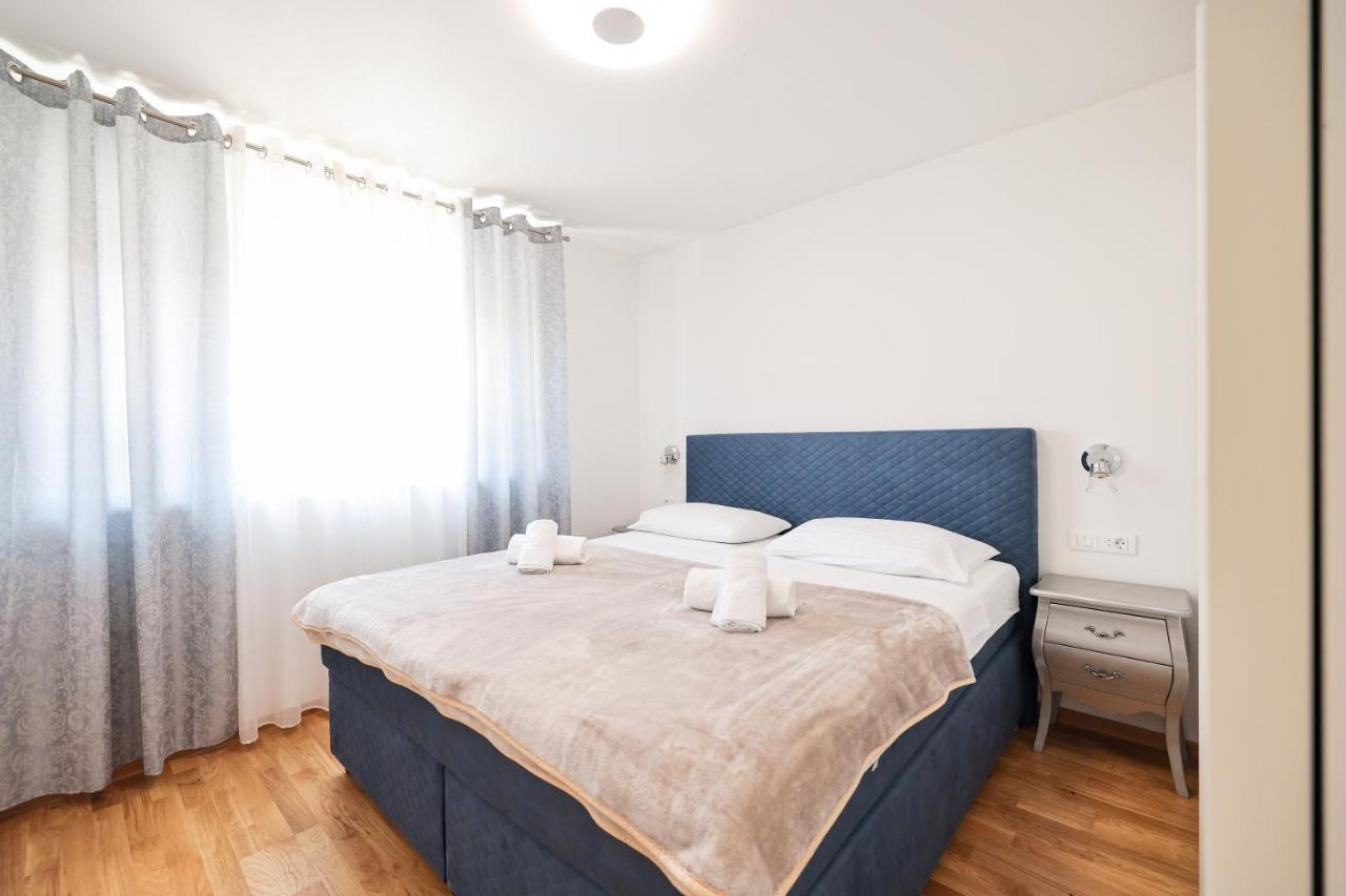 Two Bedroom Apartment With A Balcony Relja Zara Esterno foto