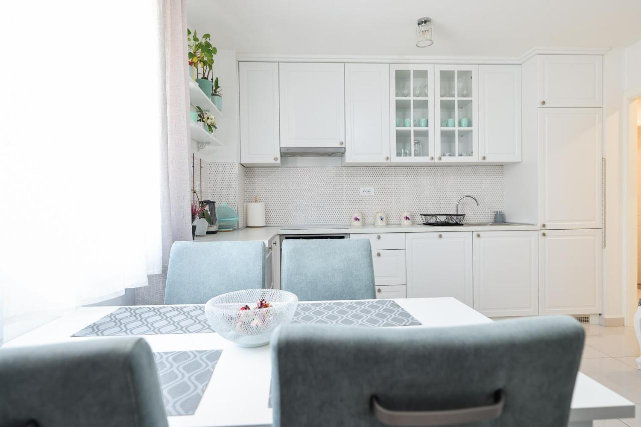 Two Bedroom Apartment With A Balcony Relja Zara Esterno foto