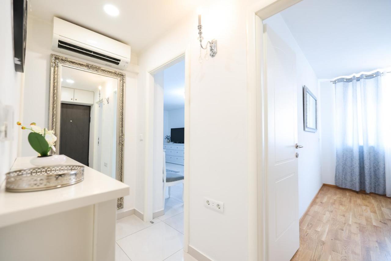 Two Bedroom Apartment With A Balcony Relja Zara Esterno foto