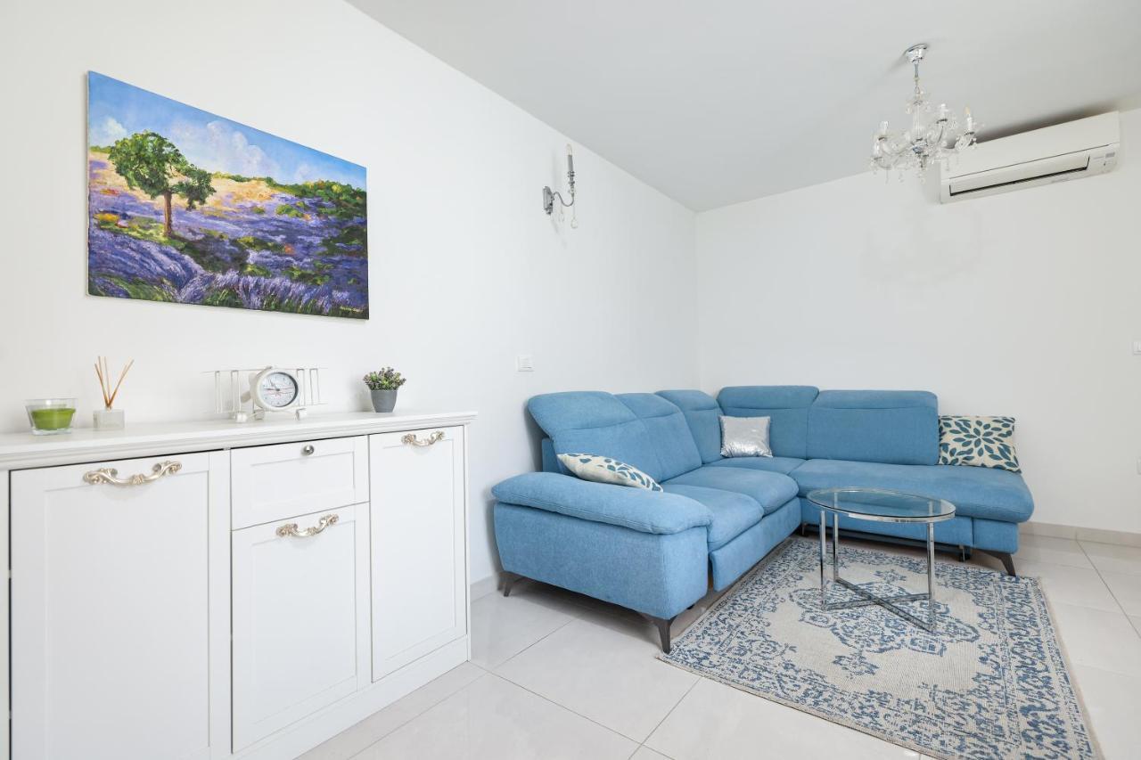 Two Bedroom Apartment With A Balcony Relja Zara Esterno foto
